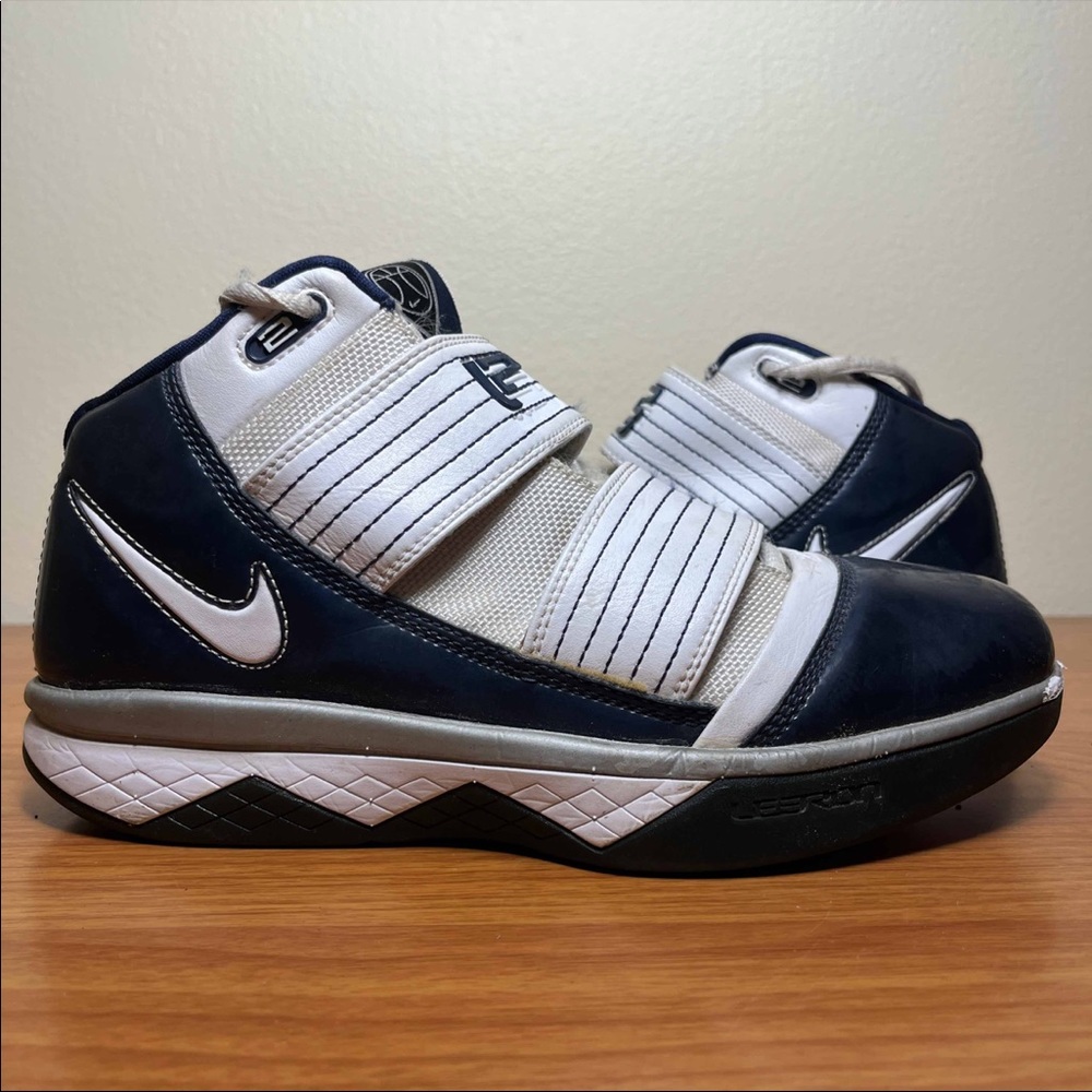 Nike Lebron Soldier